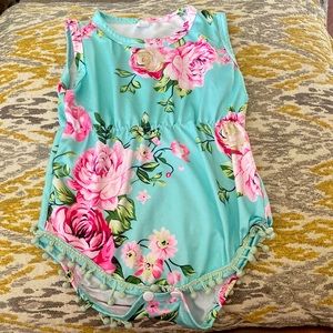 One piece great for pictures and outings ❤️